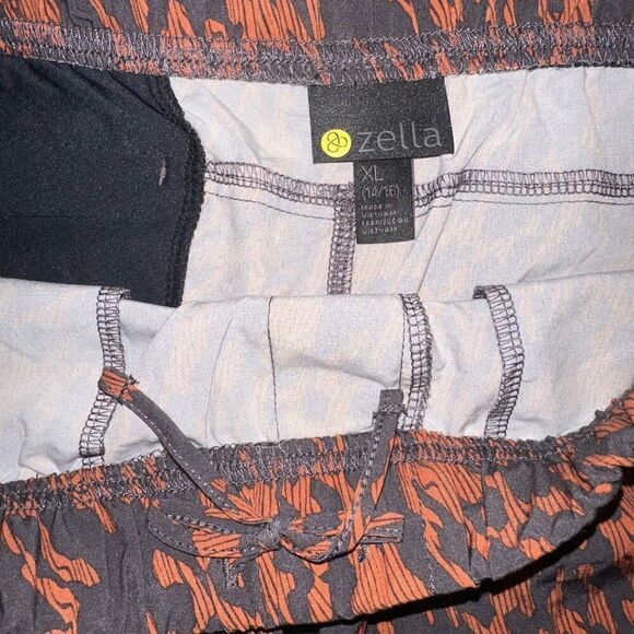 Zella Girls Gym/Training Shorts. Size XL(14/16). Front/ Back Pockets. NWT. Z - Picture 3 of 6